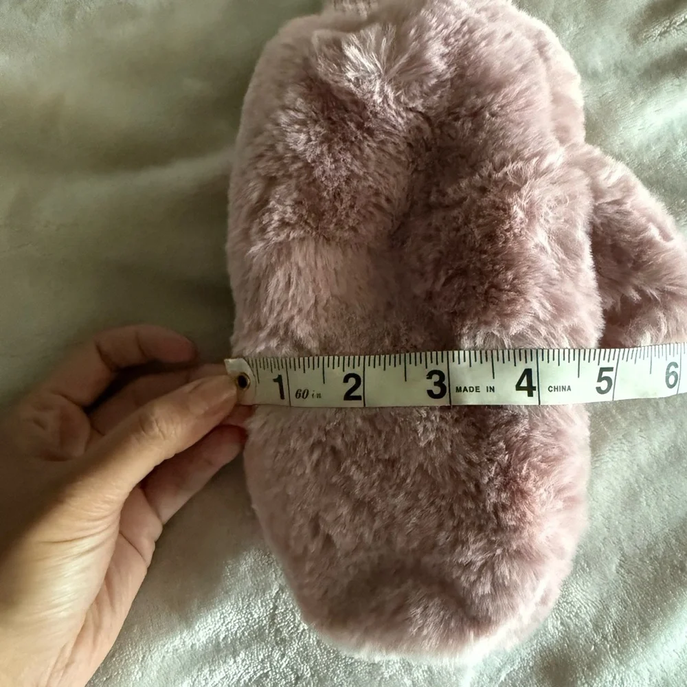 C.C Rose Knit Mittens - Picture 7 of 7